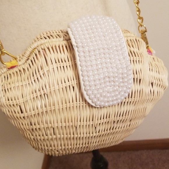 Shell Pearl Wicker Handbag - Picture 2 of 8